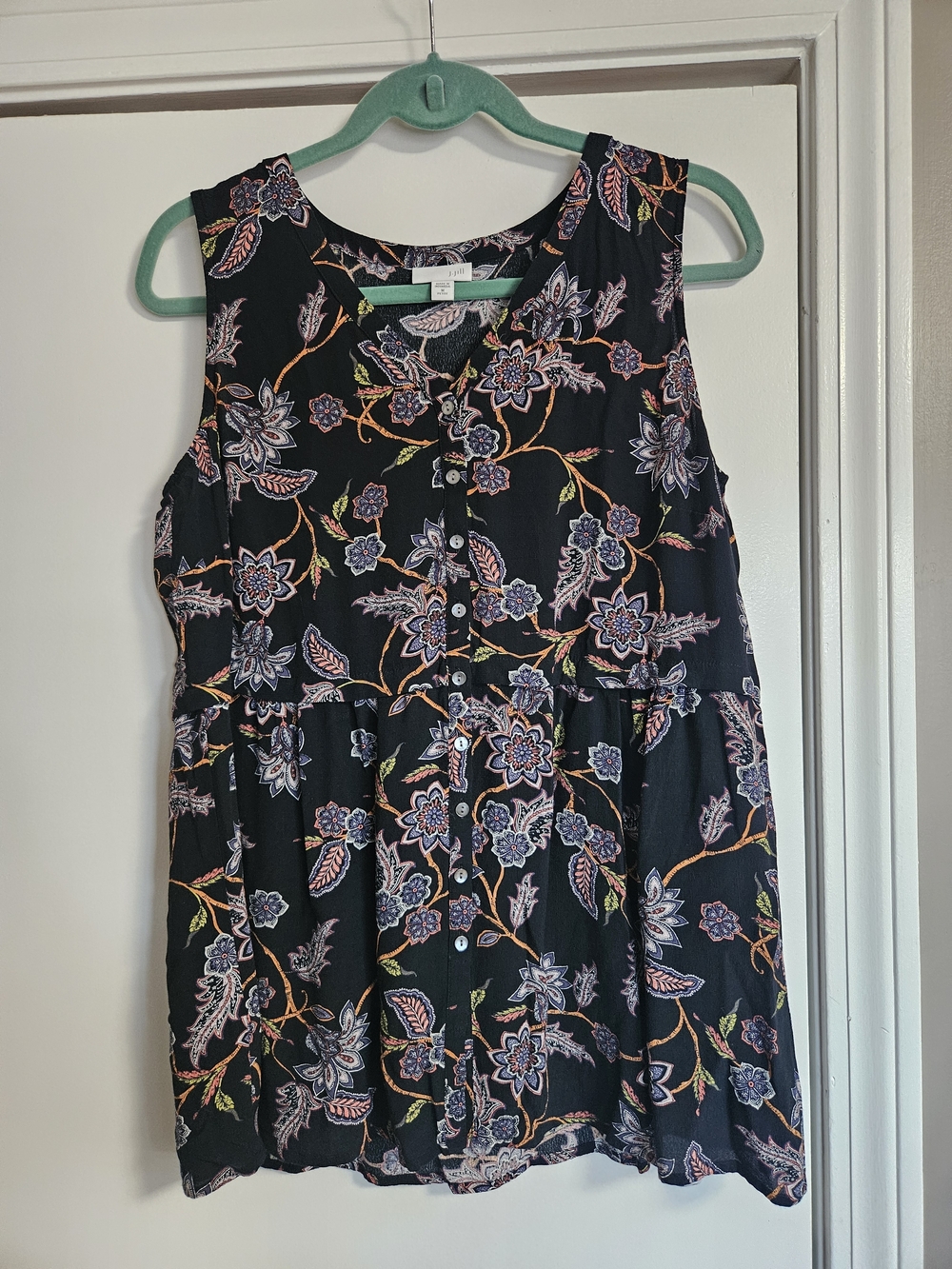 J. Jill Black Sleeveless Floral Button-Front Tank: Medium Petite